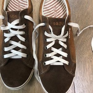 Taos brand mens shoes (10.5)